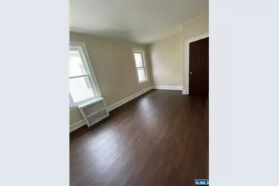 16 Hazel Place 2 #2, Irvington, NJ 07111 - Photo 5