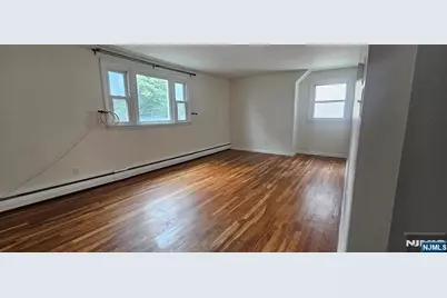 19 Knoble Place 2nd Floor #2nd Floor, Hawthorne, NJ 07506 - Photo 7