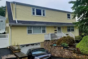 19 Knoble Pl 2nd Floor, Hawthorne, NJ 07506 - Photo 1