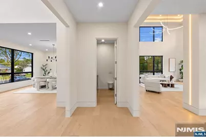 236 Woodcrest Avenue, Paramus, NJ 07652 - Photo 27