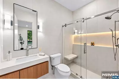 236 Woodcrest Avenue, Paramus, NJ 07652 - Photo 33