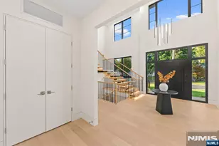 236 Woodcrest Ave, Paramus, NJ 07652 - Photo 29