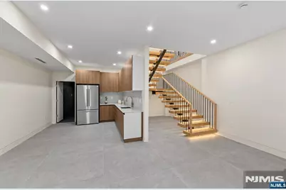 236 Woodcrest Avenue, Paramus, NJ 07652 - Photo 45