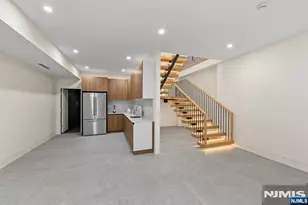 236 Woodcrest Ave, Paramus, NJ 07652 - Photo 45