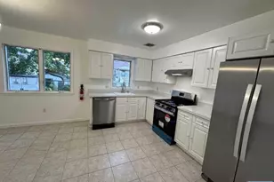 19 Leo Pl 1, Lodi, NJ 07644 - Photo 7