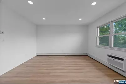 313 Grantwood Boulevard 5 #5, Palisades Park, NJ 07650 - Photo 7