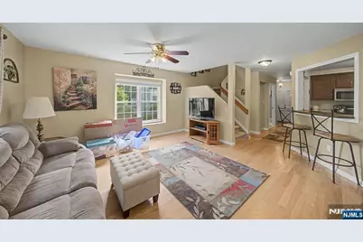42 Hickory Way 4004 #4004, Mount Arlington, NJ 07856 - Photo 15