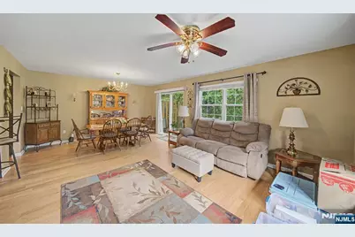 42 Hickory Way 4004 #4004, Mount Arlington, NJ 07856 - Photo 17