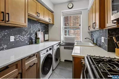 10 Crestmont Road 5J #5J, Montclair, NJ 07042 - Photo 7