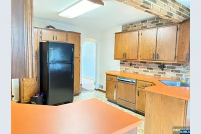 218 Pandolfi Avenue, Secaucus, NJ 07094 - Photo 7