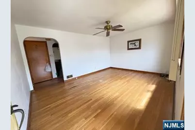 218 Pandolfi Avenue, Secaucus, NJ 07094 - Photo 3