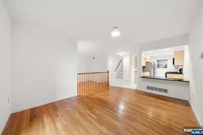 8 Beacon Hill, Pompton Lakes, NJ 07442 - Photo 7
