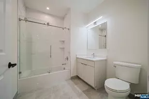 401 E Central Blvd 4B, Palisades Park, NJ 07650 - Photo 11