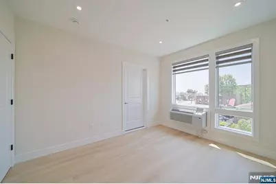 401 E Central Boulevard 4B #4B, Palisades Park, NJ 07650 - Photo 7