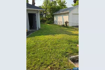 195 Kerrigan Boulevard, Newark, NJ 07106 - Photo 3