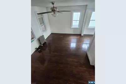 195 Kerrigan Boulevard, Newark, NJ 07106 - Photo 21