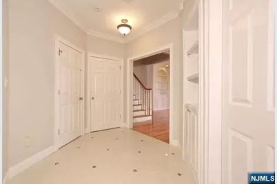 14 Kensington 14 #14, Tenafly, NJ 07670 - Photo 5