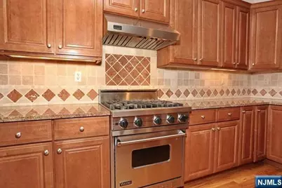 14 Kensington 14 #14, Tenafly, NJ 07670 - Photo 17