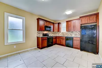 138 Hamburg Turnpike, Bloomingdale, NJ 07403 - Photo 3