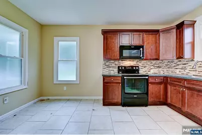 138 Hamburg Turnpike, Bloomingdale, NJ 07403 - Photo 5