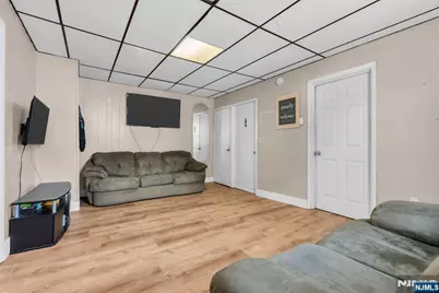 17 Railroad Avenue, Phillipsburg, NJ 08865 - Photo 5