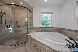 144 Seneca Ct, Paramus, NJ 07652 - Photo 19