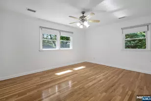 144 Seneca Ct, Paramus, NJ 07652 - Photo 11