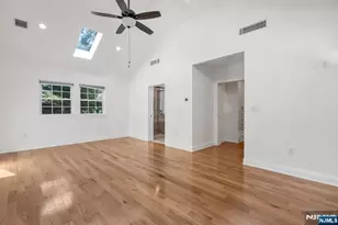 144 Seneca Ct, Paramus, NJ 07652 - Photo 17