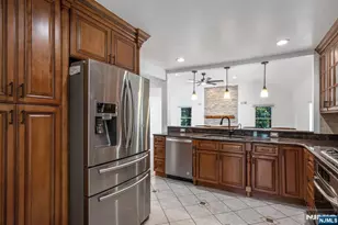 144 Seneca Ct, Paramus, NJ 07652 - Photo 7