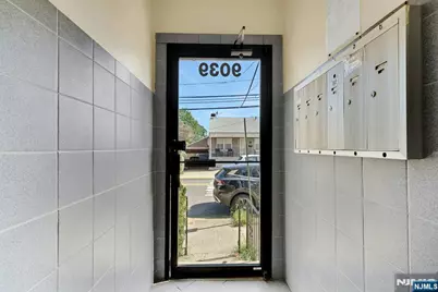 9039 Palisade Avenue 4 #4, North Bergen, NJ 07047 - Photo 3