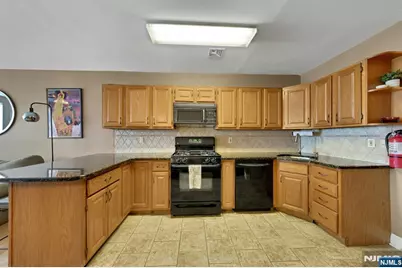 9039 Palisade Avenue 4 #4, North Bergen, NJ 07047 - Photo 5