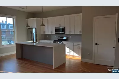 384 Paterson Avenue 203 #203, East Rutherford, NJ 07073 - Photo 3