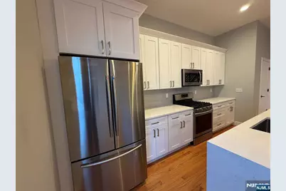 384 Paterson Avenue 203 #203, East Rutherford, NJ 07073 - Photo 9