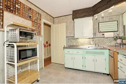 12 Margaret Court, Fair Lawn, NJ 07410 - Photo 11
