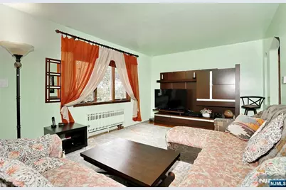 12 Margaret Court, Fair Lawn, NJ 07410 - Photo 5