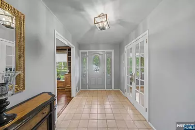 61 Heatherhill Lane, Woodcliff Lake, NJ 07677 - Photo 5