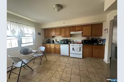 480 North Avenue 2nd Floor #2nd floor, Fort Lee, NJ 07024 - Photo 5