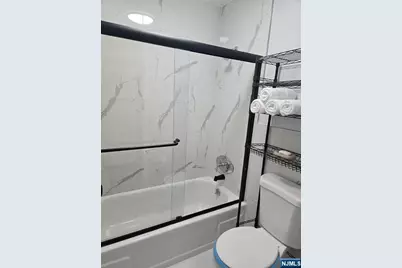 300 Winston, Cliffside Park, NJ 07010 - Photo 17