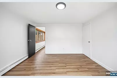 37 Hazelview Avenue, Clifton, NJ 07011 - Photo 13