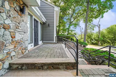 570 Grandview Terrace, Leonia, NJ 07605 - Photo 3