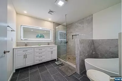 570 Grandview Terrace, Leonia, NJ 07605 - Photo 27