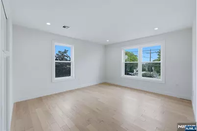 60 Lasalle Avenue, Hasbrouck Heights, NJ 07604 - Photo 25
