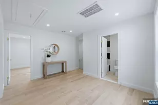 60 Lasalle Ave, Hasbrouck Heights, NJ 07604 - Photo 17