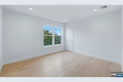 60 Lasalle Avenue, Hasbrouck Heights, NJ 07604 - Photo 23