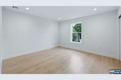 60 Lasalle Avenue, Hasbrouck Heights, NJ 07604 - Photo 29