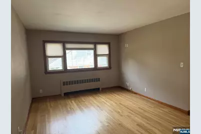 207 Graphic Boulevard, Bergenfield, NJ 07621 - Photo 5