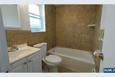 100 Clinton Place 2E #2E, Hackensack, NJ 07601 - Photo 7