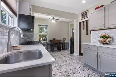 330 Simons Avenue, Hackensack, NJ 07601 - Photo 21