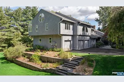 22 Angela Court, Woodcliff Lake, NJ 07677 - Photo 3