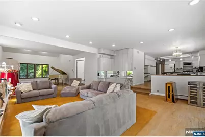 22 Angela Court, Woodcliff Lake, NJ 07677 - Photo 13